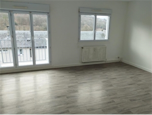 t4 à la location -   08800  MONTHERME, surface 78 m2 location t4 - UBI482415320